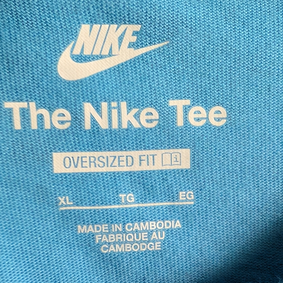Brand New With Tags Ladies Nike Blue and Purple Oversized Fit T-Shirt Size XL - Picture 3 of 10